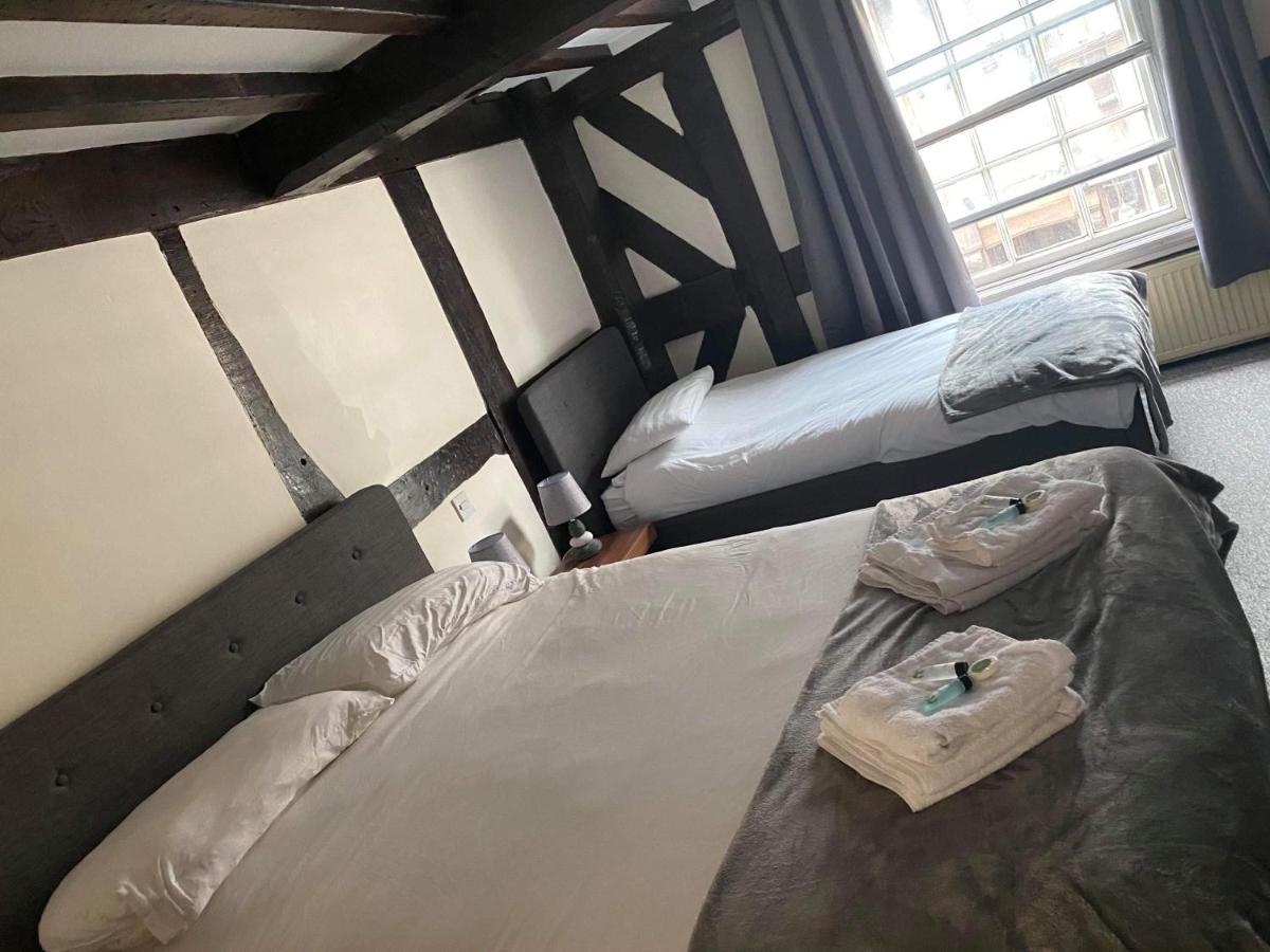 Tudor House Hotel 3*